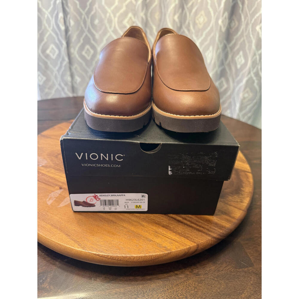 Brand New in Original Box Vionic Kensley Leather Loafer Women's Size 11M